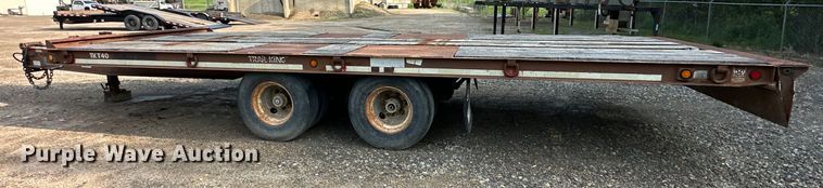 image for item NT9233 2000 Trail King  TKT40-2400 tilt deck equipment trailer