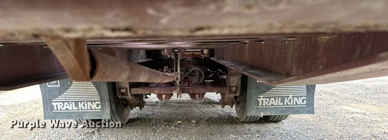 image for item NT9233 2000 Trail King  TKT40-2400 tilt deck equipment trailer