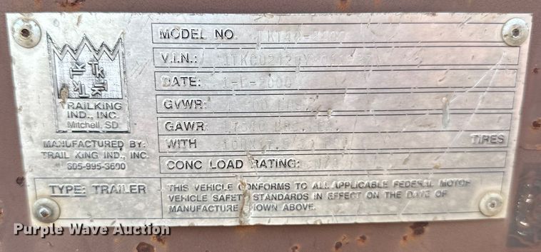 image for item NT9233 2000 Trail King  TKT40-2400 tilt deck equipment trailer