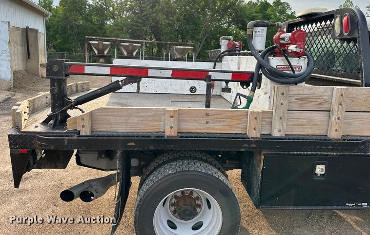 image for item NT9235 2016 Ford F450 Super Duty Crew Cab flatbed truck