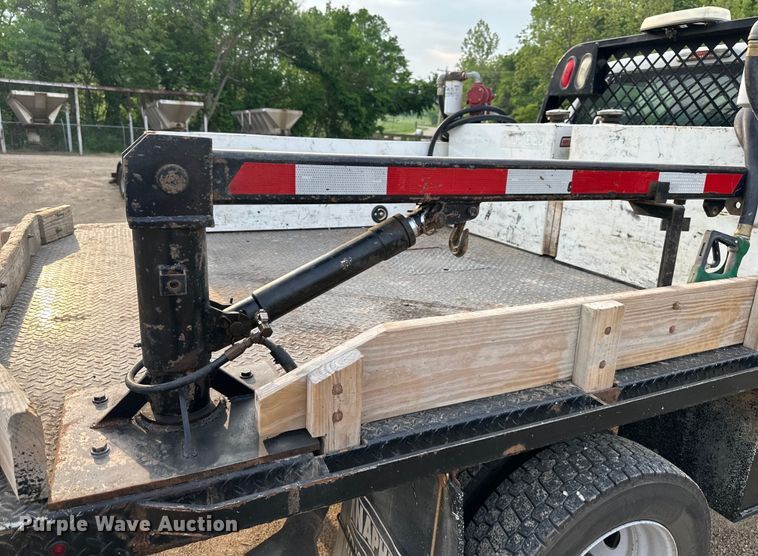 image for item NT9235 2016 Ford F450 Super Duty Crew Cab flatbed truck