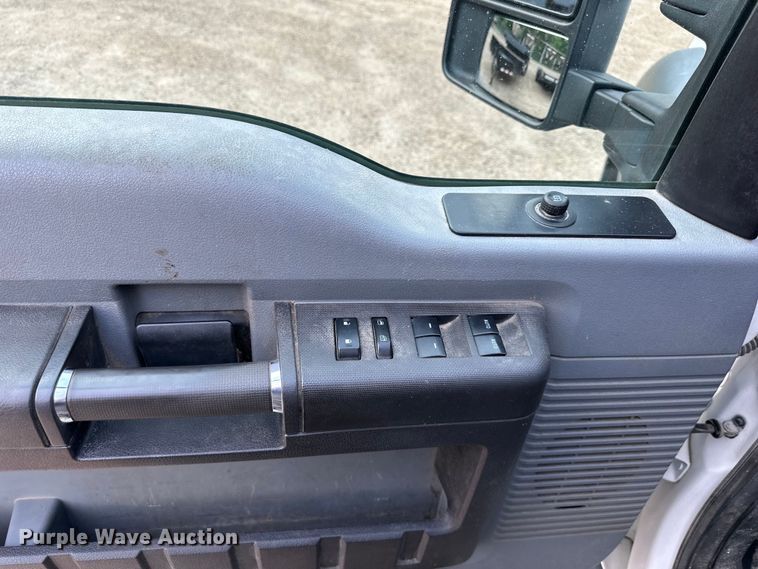 image for item NT9235 2016 Ford F450 Super Duty Crew Cab flatbed truck