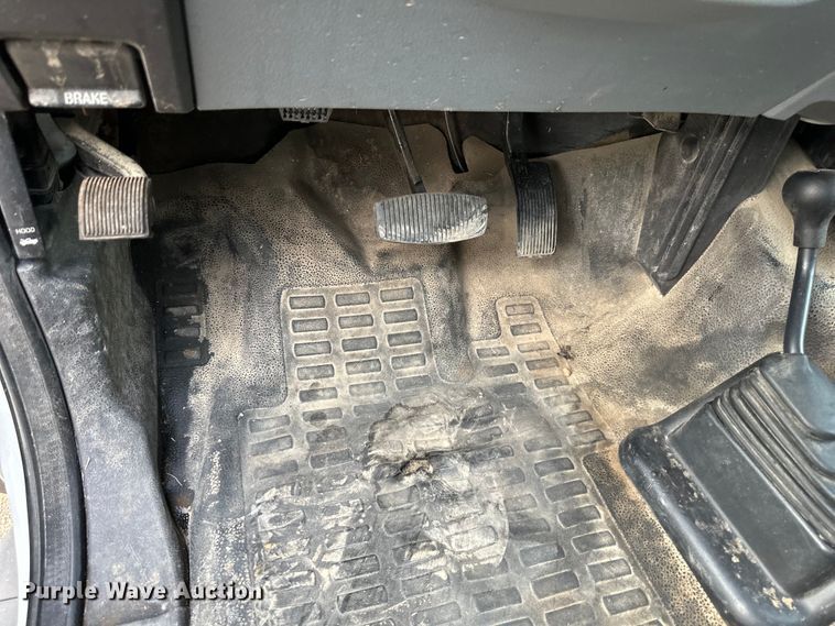 image for item NT9235 2016 Ford F450 Super Duty Crew Cab flatbed truck