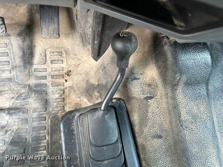 image for item NT9235 2016 Ford F450 Super Duty Crew Cab flatbed truck