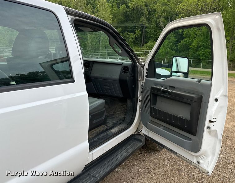 image for item NT9235 2016 Ford F450 Super Duty Crew Cab flatbed truck