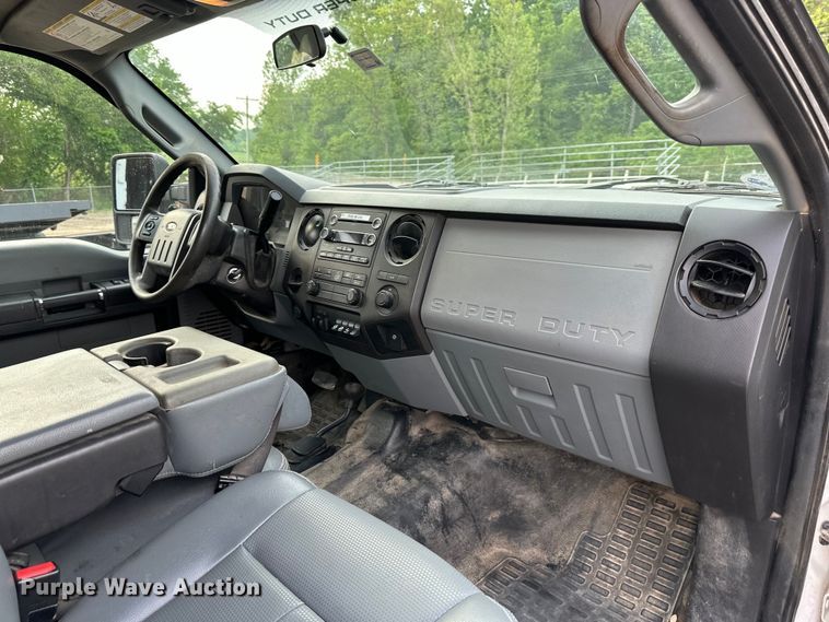 image for item NT9235 2016 Ford F450 Super Duty Crew Cab flatbed truck