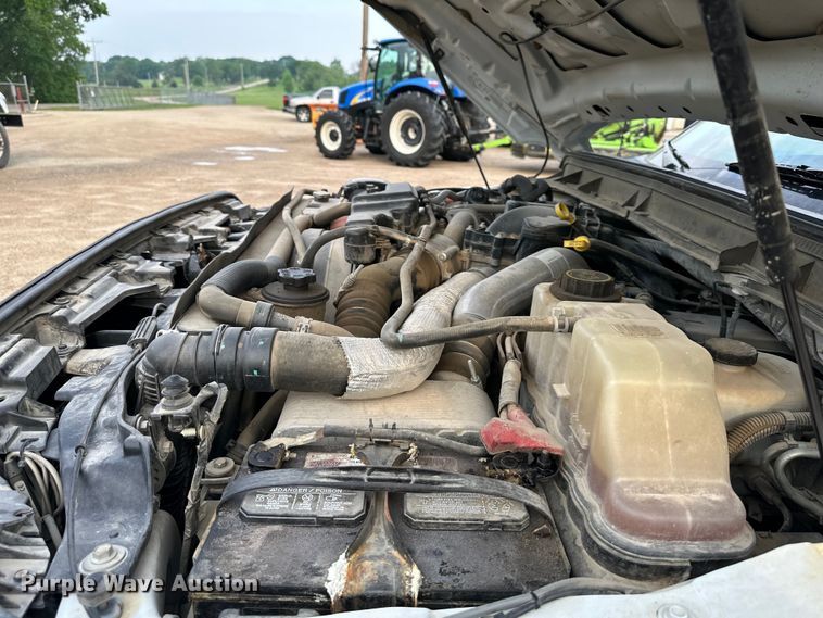 image for item NT9235 2016 Ford F450 Super Duty Crew Cab flatbed truck