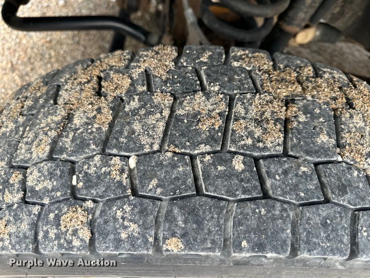 image for item NT9235 2016 Ford F450 Super Duty Crew Cab flatbed truck