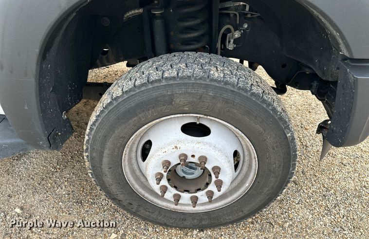 image for item NT9235 2016 Ford F450 Super Duty Crew Cab flatbed truck