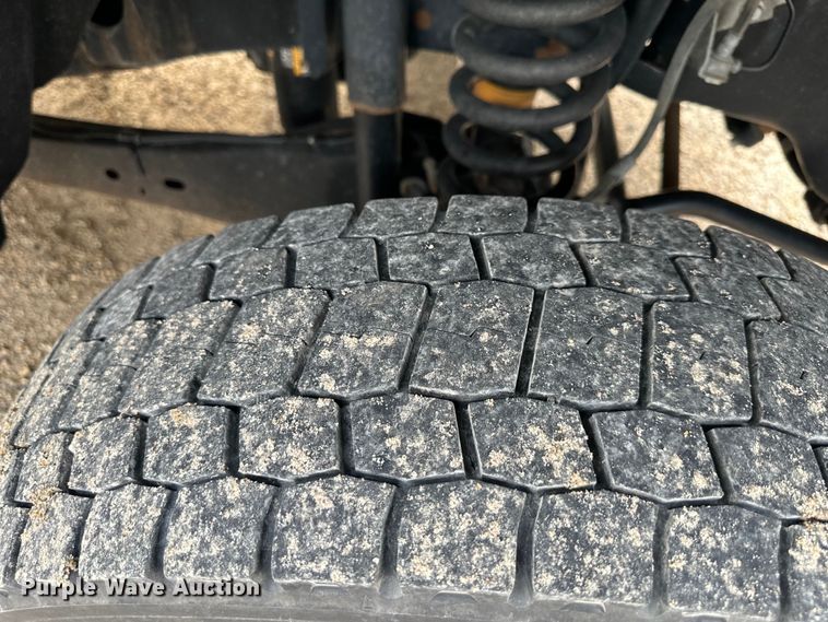 image for item NT9235 2016 Ford F450 Super Duty Crew Cab flatbed truck