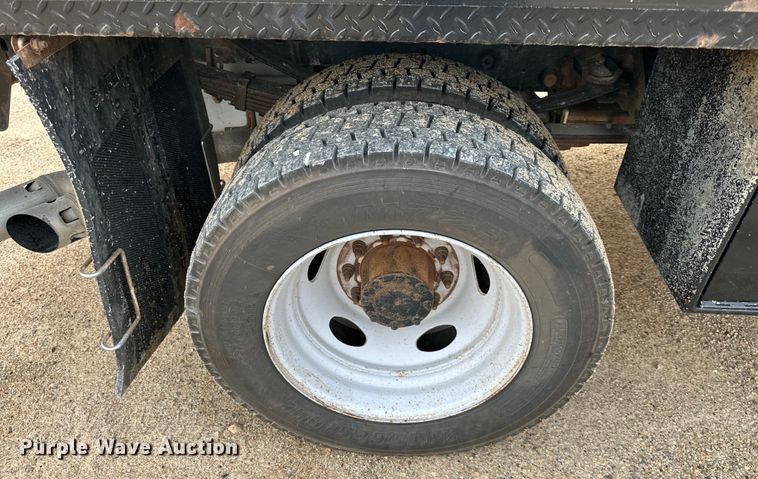 image for item NT9235 2016 Ford F450 Super Duty Crew Cab flatbed truck