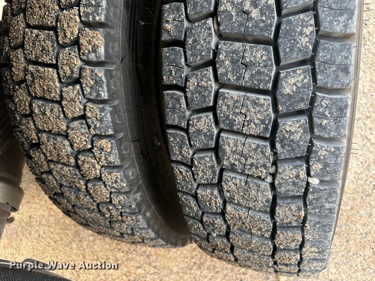 image for item NT9235 2016 Ford F450 Super Duty Crew Cab flatbed truck