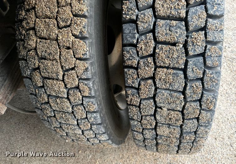 image for item NT9235 2016 Ford F450 Super Duty Crew Cab flatbed truck