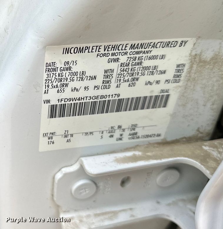 image for item NT9235 2016 Ford F450 Super Duty Crew Cab flatbed truck