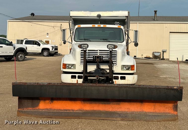 image for item NT9236 1996 International  4900 dump truck