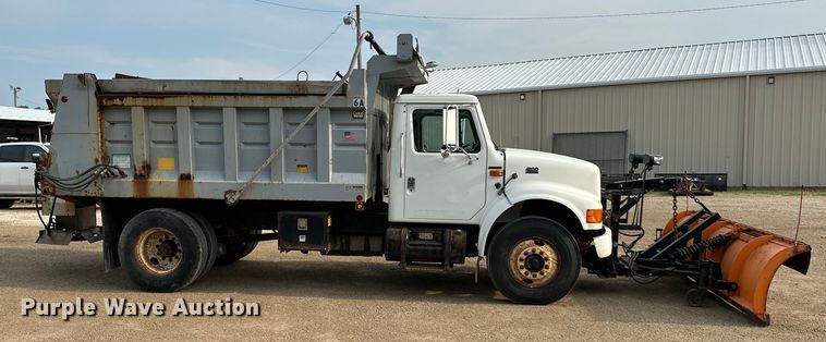 image for item NT9236 1996 International  4900 dump truck