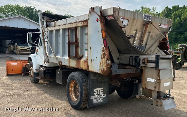 image for item NT9236 1996 International  4900 dump truck
