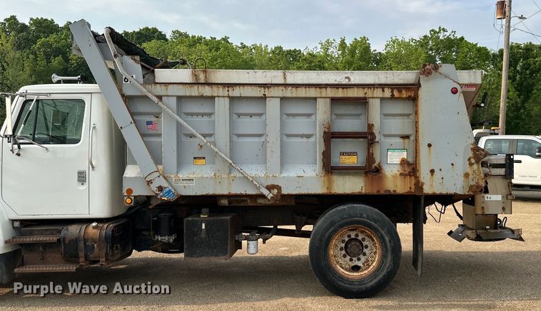 image for item NT9236 1996 International  4900 dump truck