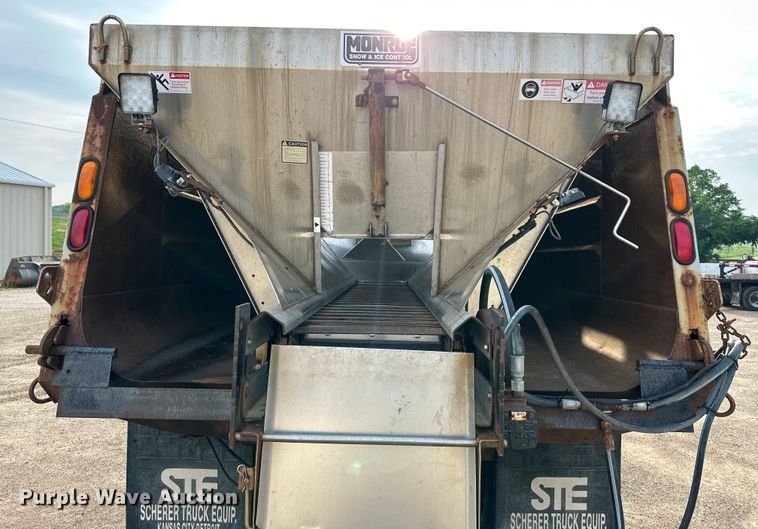 image for item NT9236 1996 International  4900 dump truck