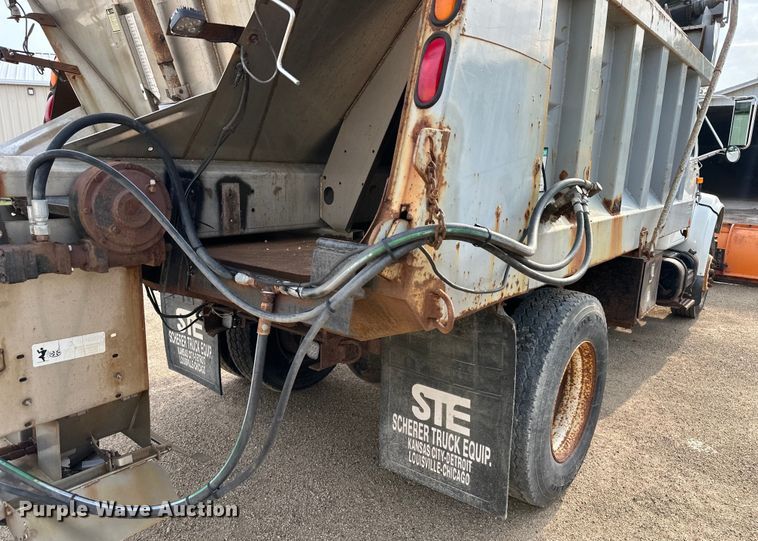 image for item NT9236 1996 International  4900 dump truck