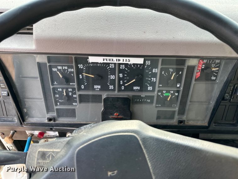 image for item NT9236 1996 International  4900 dump truck