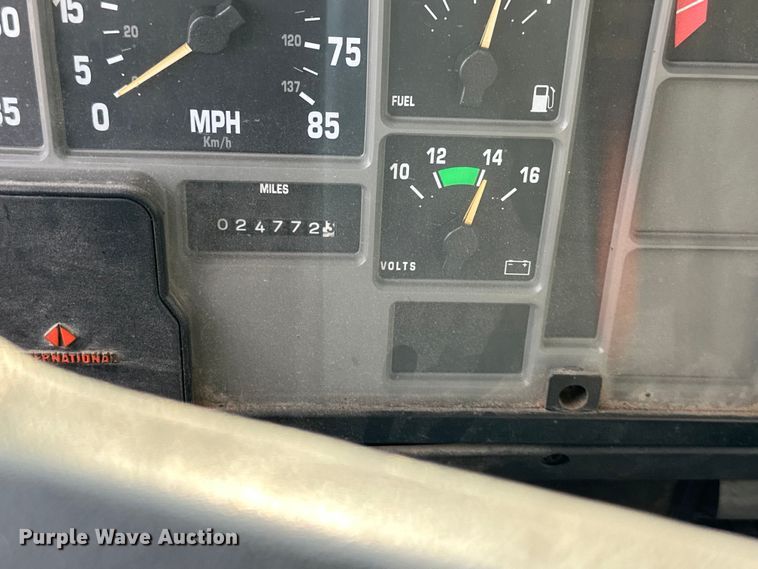 image for item NT9236 1996 International  4900 dump truck