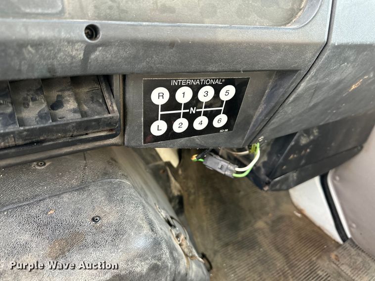 image for item NT9236 1996 International  4900 dump truck