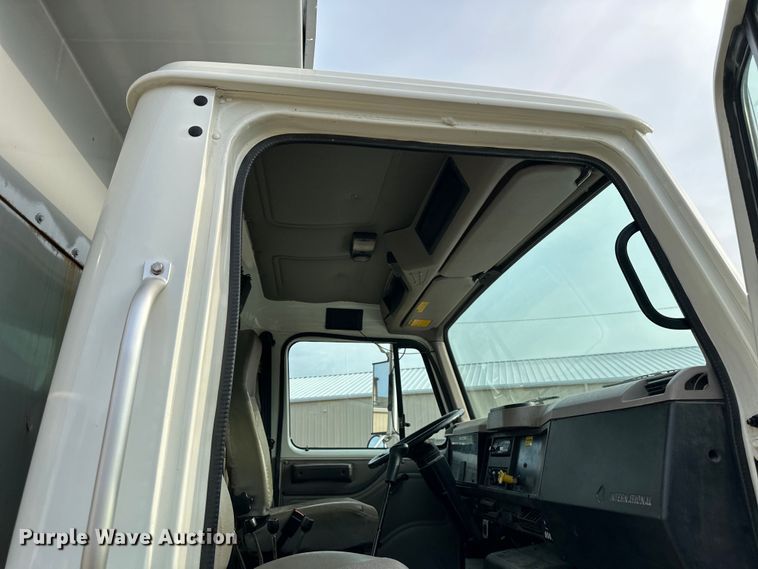 image for item NT9236 1996 International  4900 dump truck