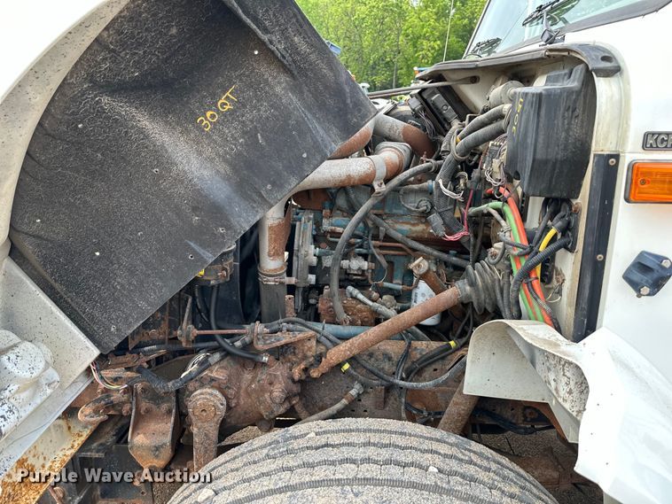 image for item NT9236 1996 International  4900 dump truck