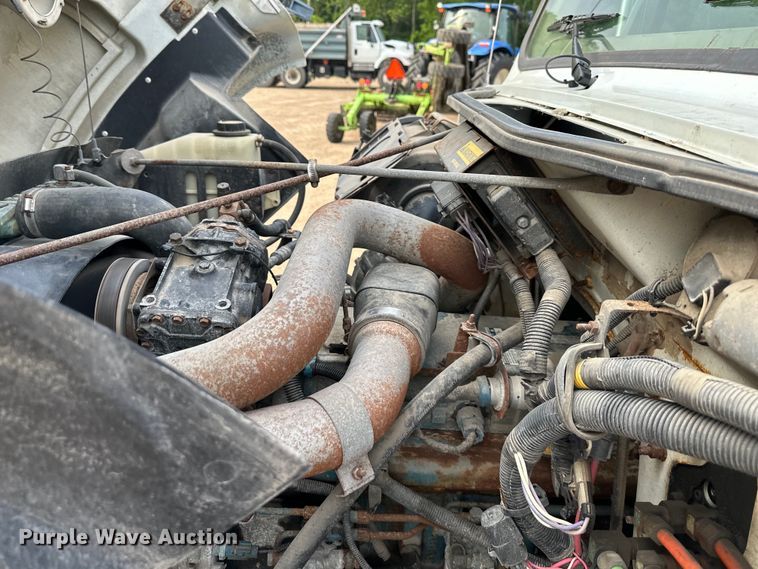 image for item NT9236 1996 International  4900 dump truck