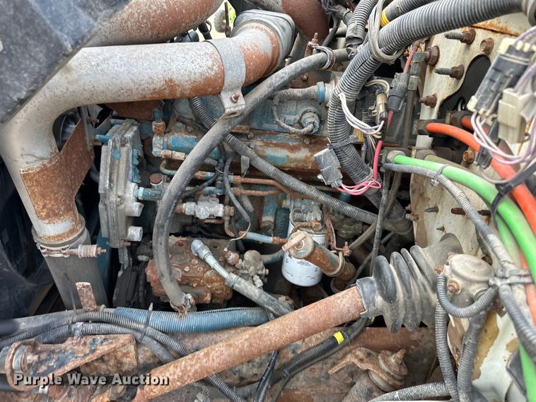 image for item NT9236 1996 International  4900 dump truck