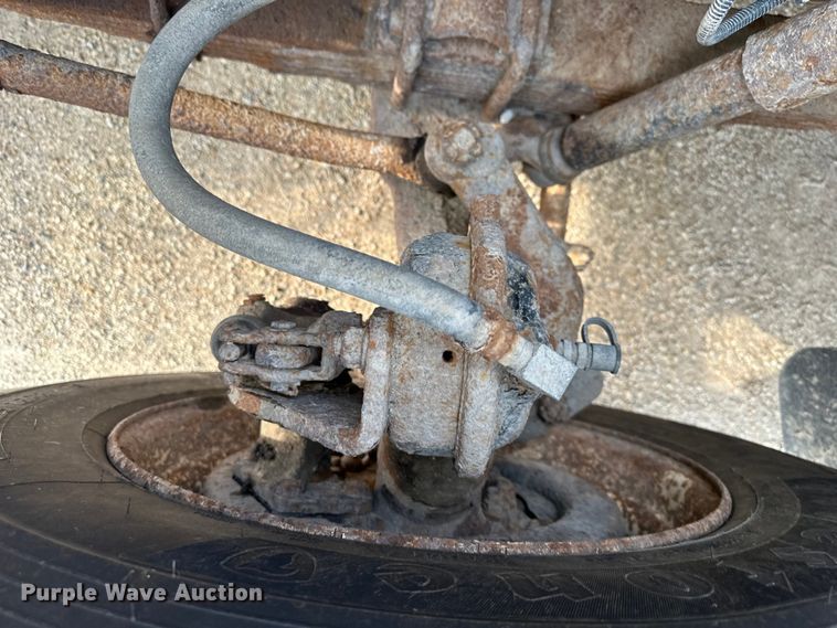 image for item NT9236 1996 International  4900 dump truck