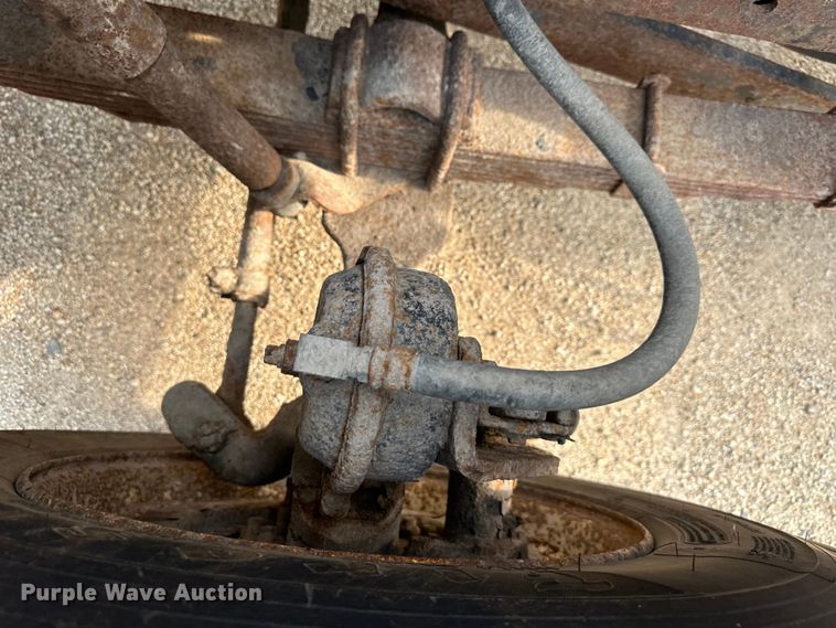 image for item NT9236 1996 International  4900 dump truck