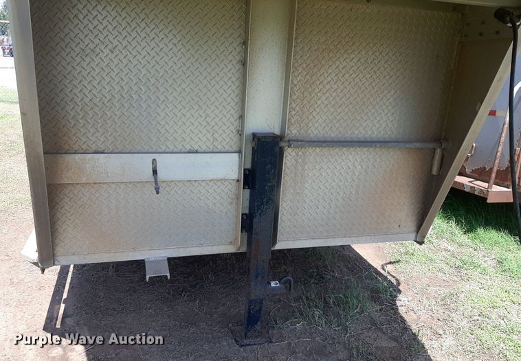 image for item NU9790 2010 Travalong livestock trailer