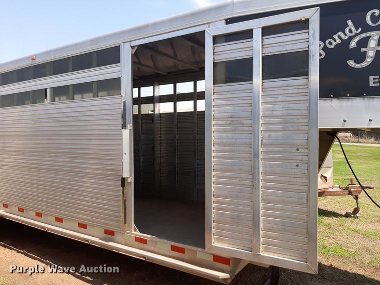 image for item NU9790 2010 Travalong livestock trailer