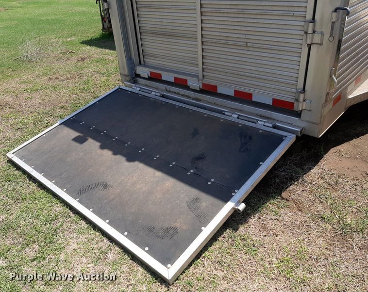 image for item NU9790 2010 Travalong livestock trailer