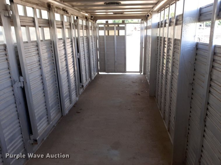 image for item NU9790 2010 Travalong livestock trailer