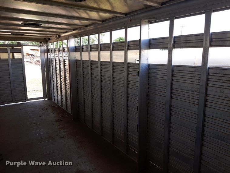 image for item NU9790 2010 Travalong livestock trailer