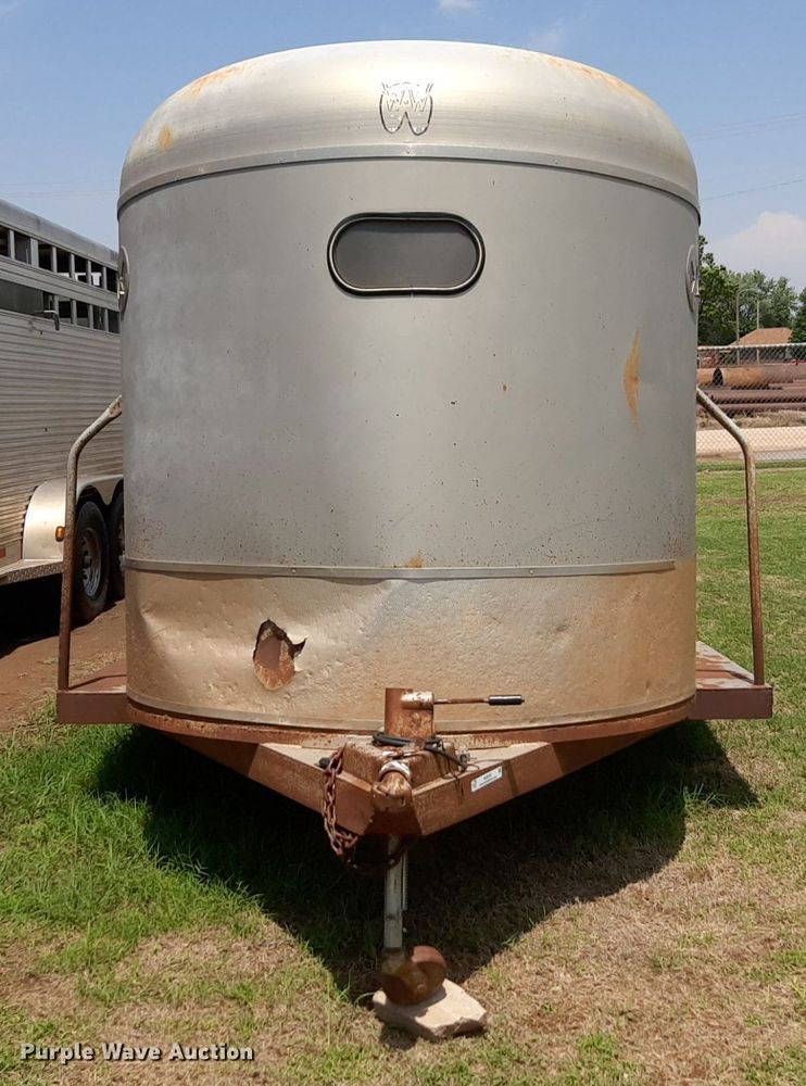 image for item NU9791 1998 WW livestock trailer