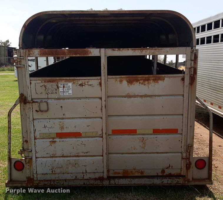 image for item NU9791 1998 WW livestock trailer