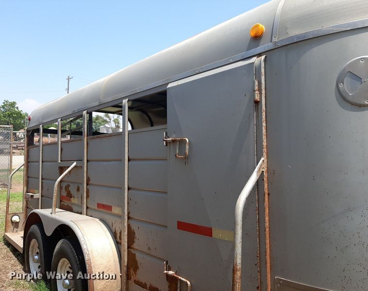 image for item NU9791 1998 WW livestock trailer