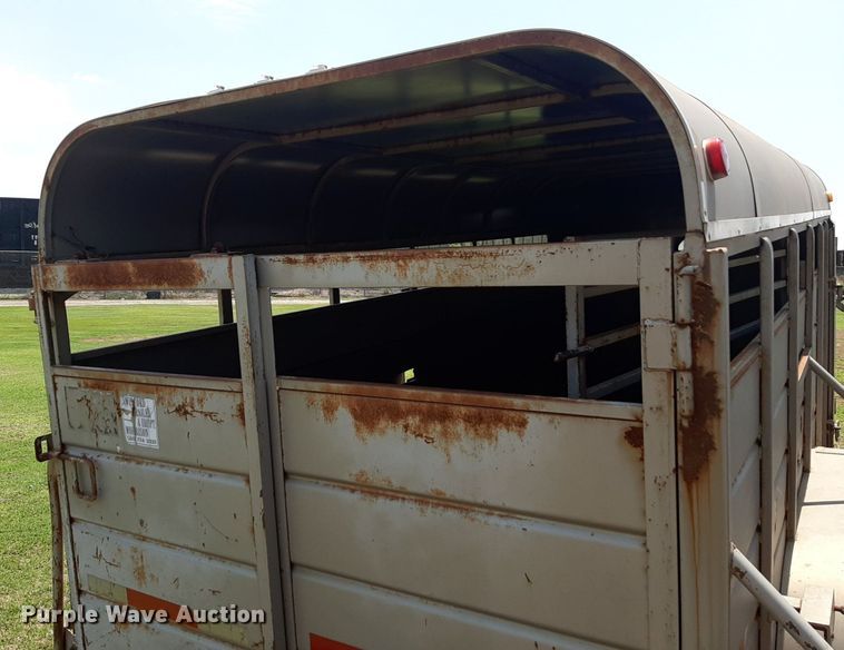 image for item NU9791 1998 WW livestock trailer