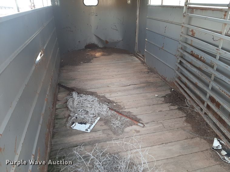 image for item NU9791 1998 WW livestock trailer