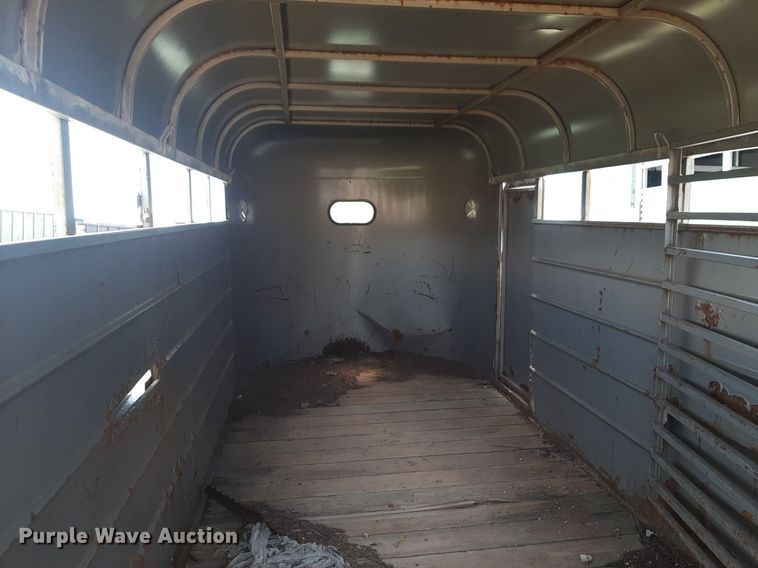 image for item NU9791 1998 WW livestock trailer