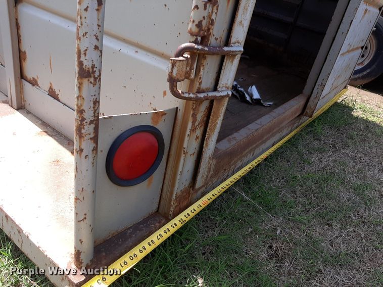 image for item NU9791 1998 WW livestock trailer