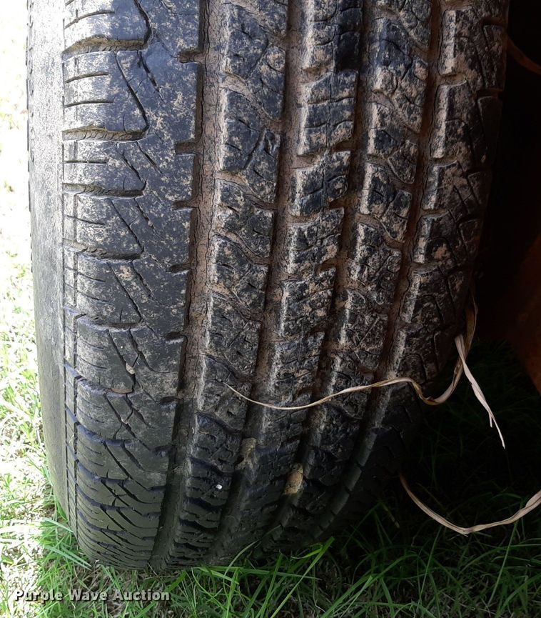 image for item NU9791 1998 WW livestock trailer