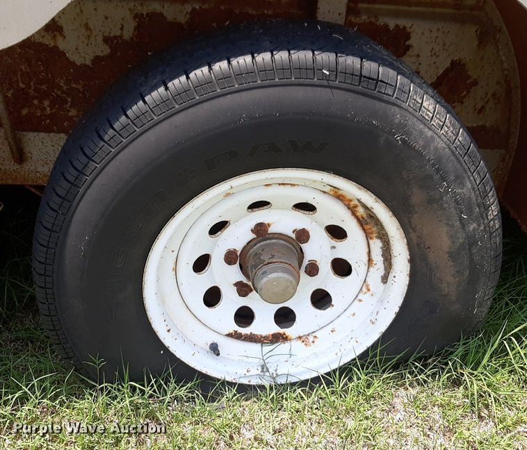 image for item NU9791 1998 WW livestock trailer