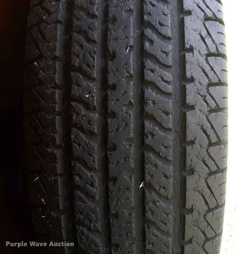 image for item NU9791 1998 WW livestock trailer