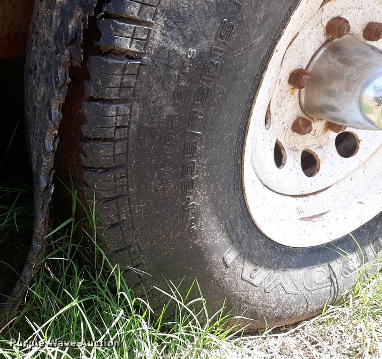 image for item NU9791 1998 WW livestock trailer