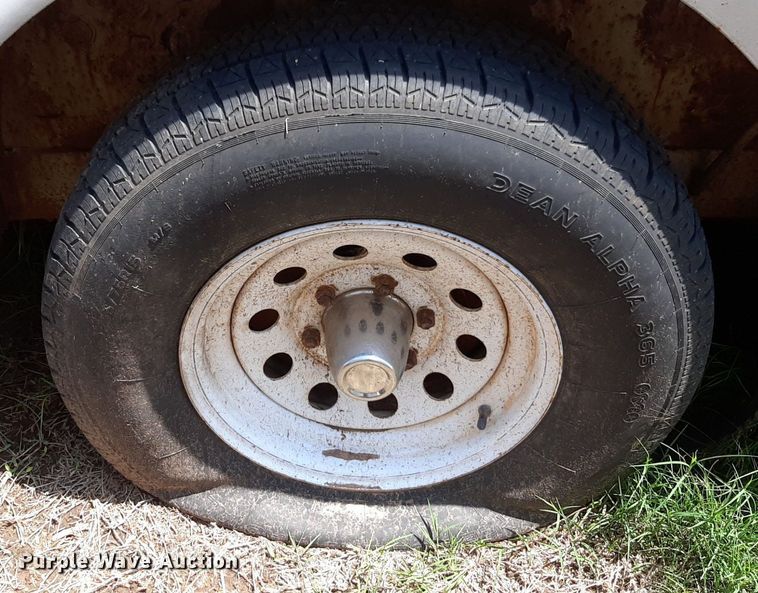 image for item NU9791 1998 WW livestock trailer